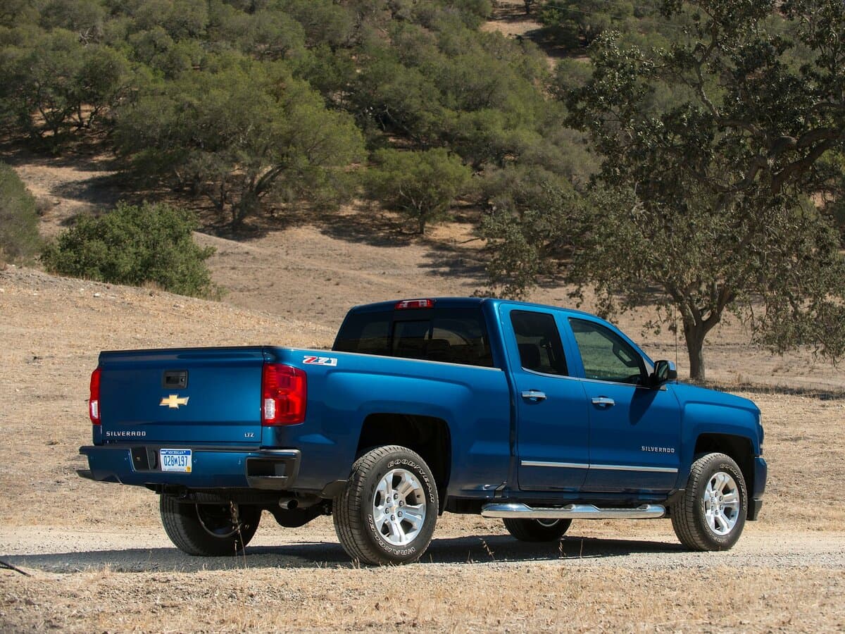 Chevrolet Silverado III (K2XX) Restayling — 3/4 arxadan