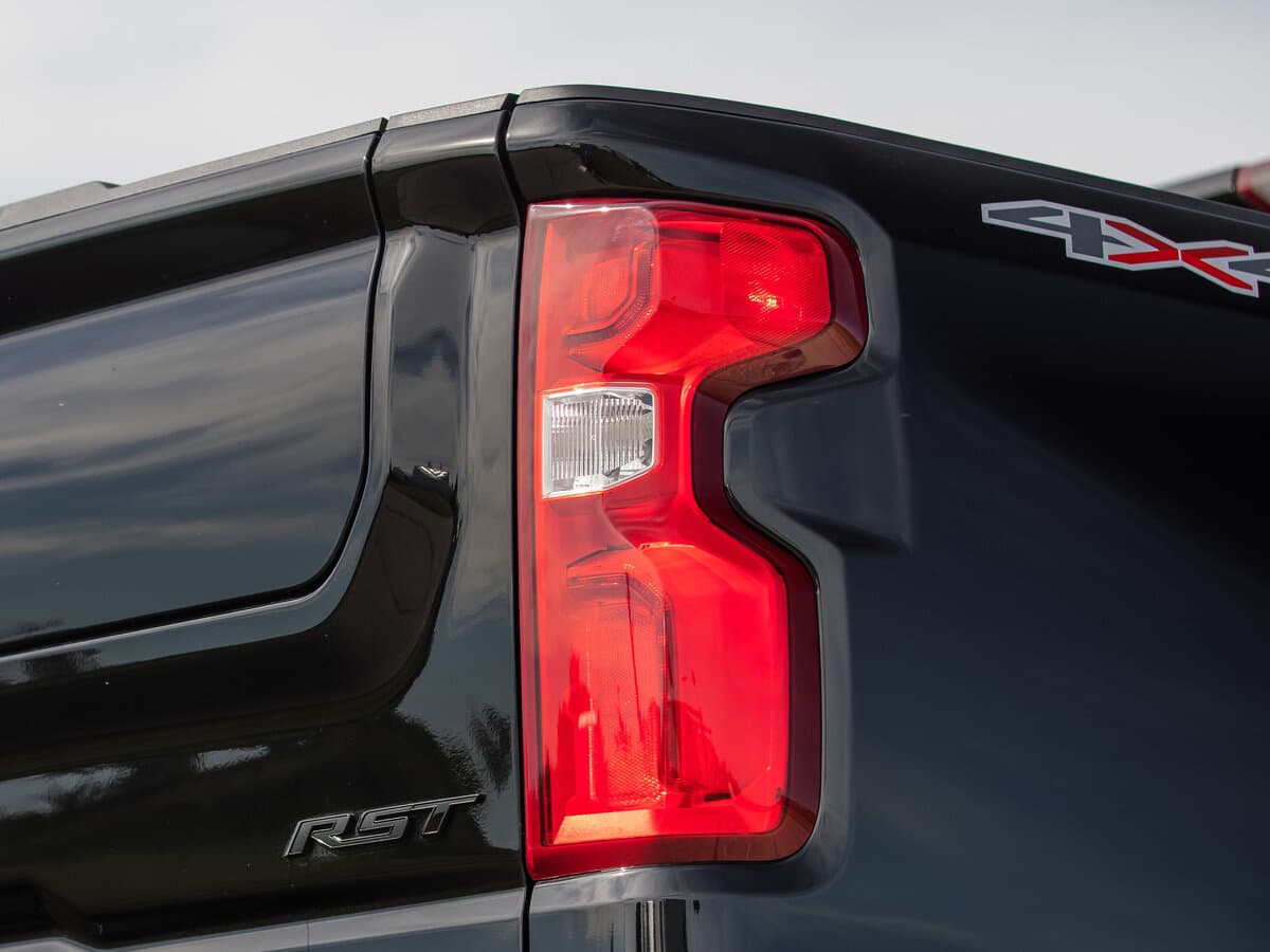 Chevrolet Silverado IV (T1XX) — Detal