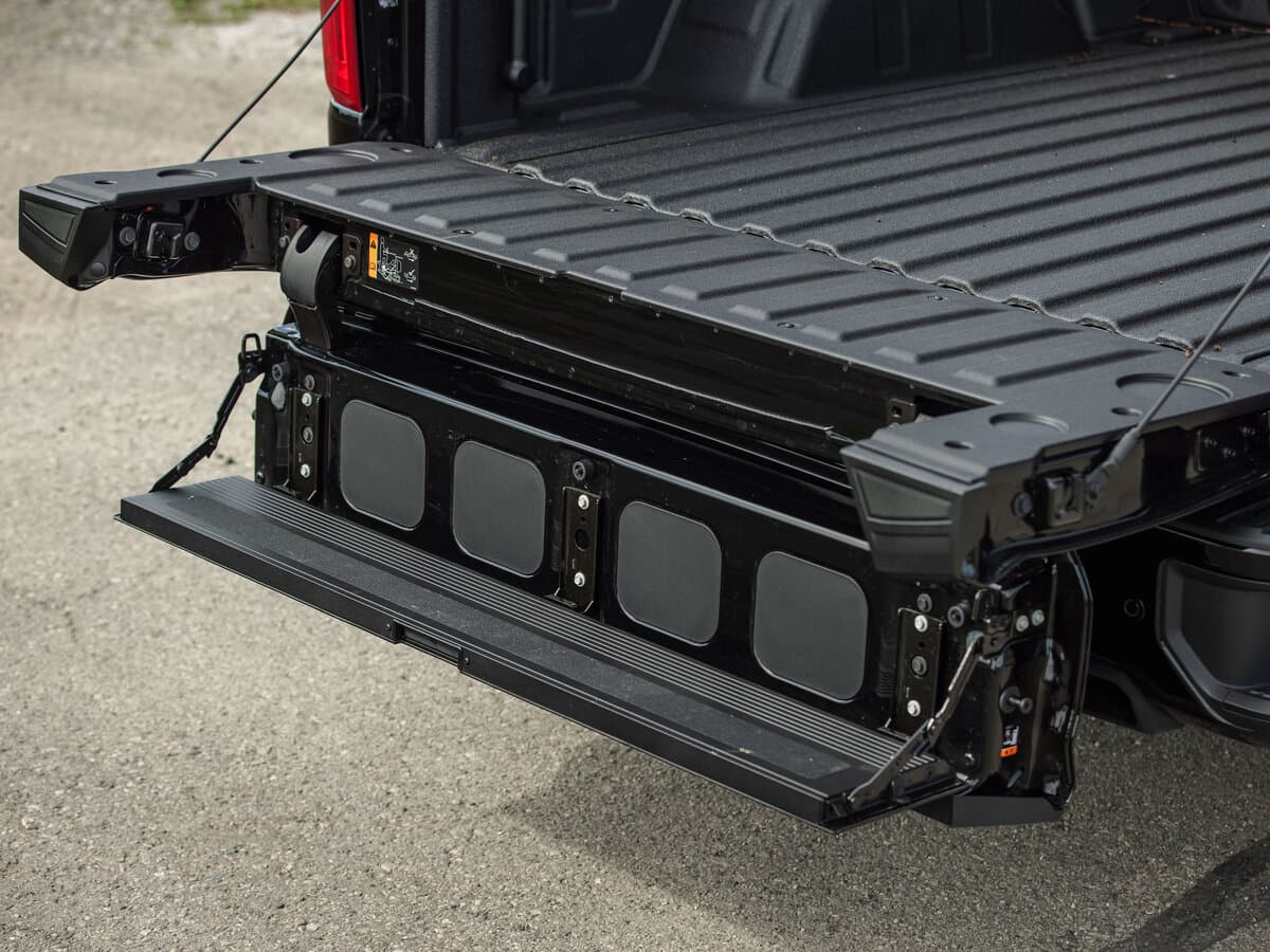 Chevrolet Silverado IV (T1XX) — Salon, arxadan
