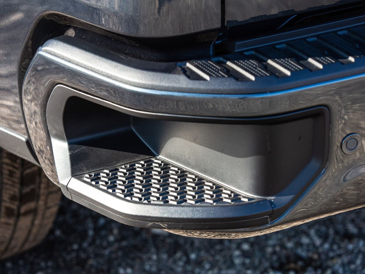 Chevrolet Silverado IV (T1XX) — Salon, arxadan