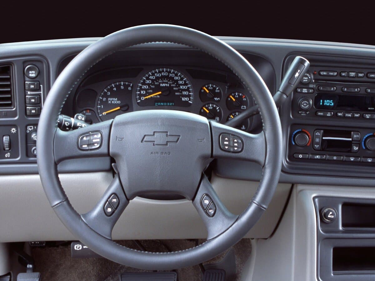 Chevrolet Suburban IX — Sükan