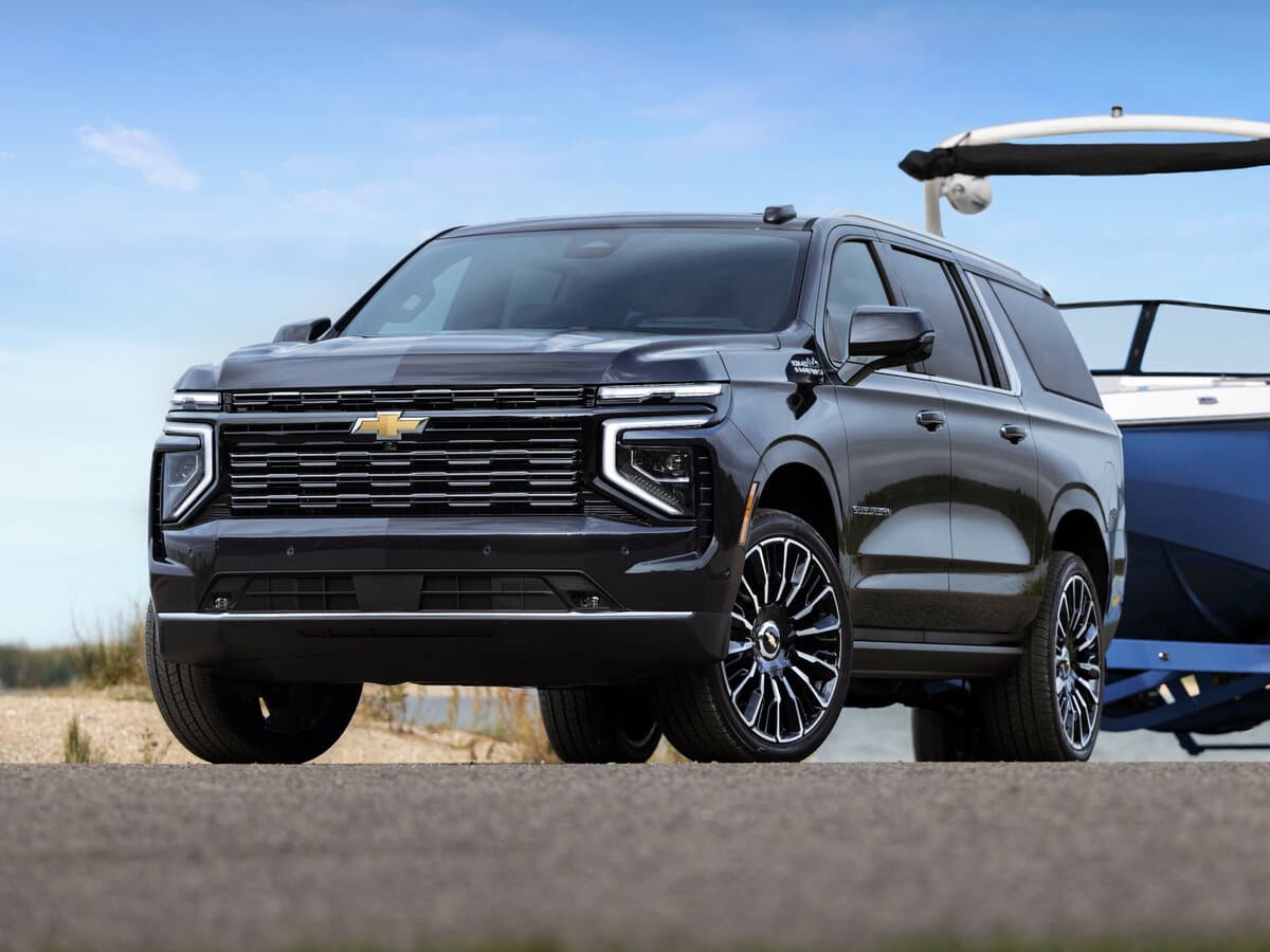 Chevrolet Suburban XII Restayling — Öndən
