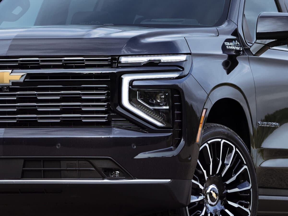 Chevrolet Suburban XII Restayling — Fara