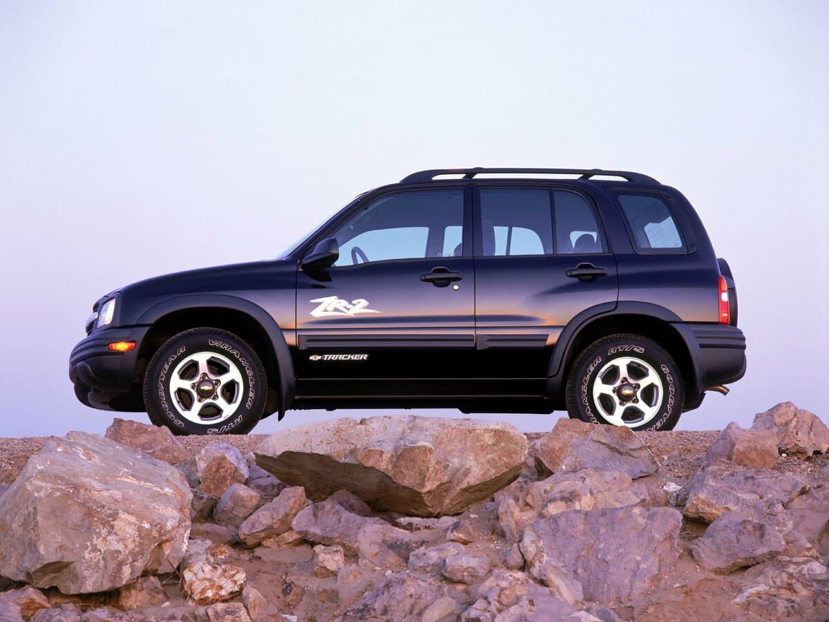 Chevrolet Tracker II — yandan görünüş