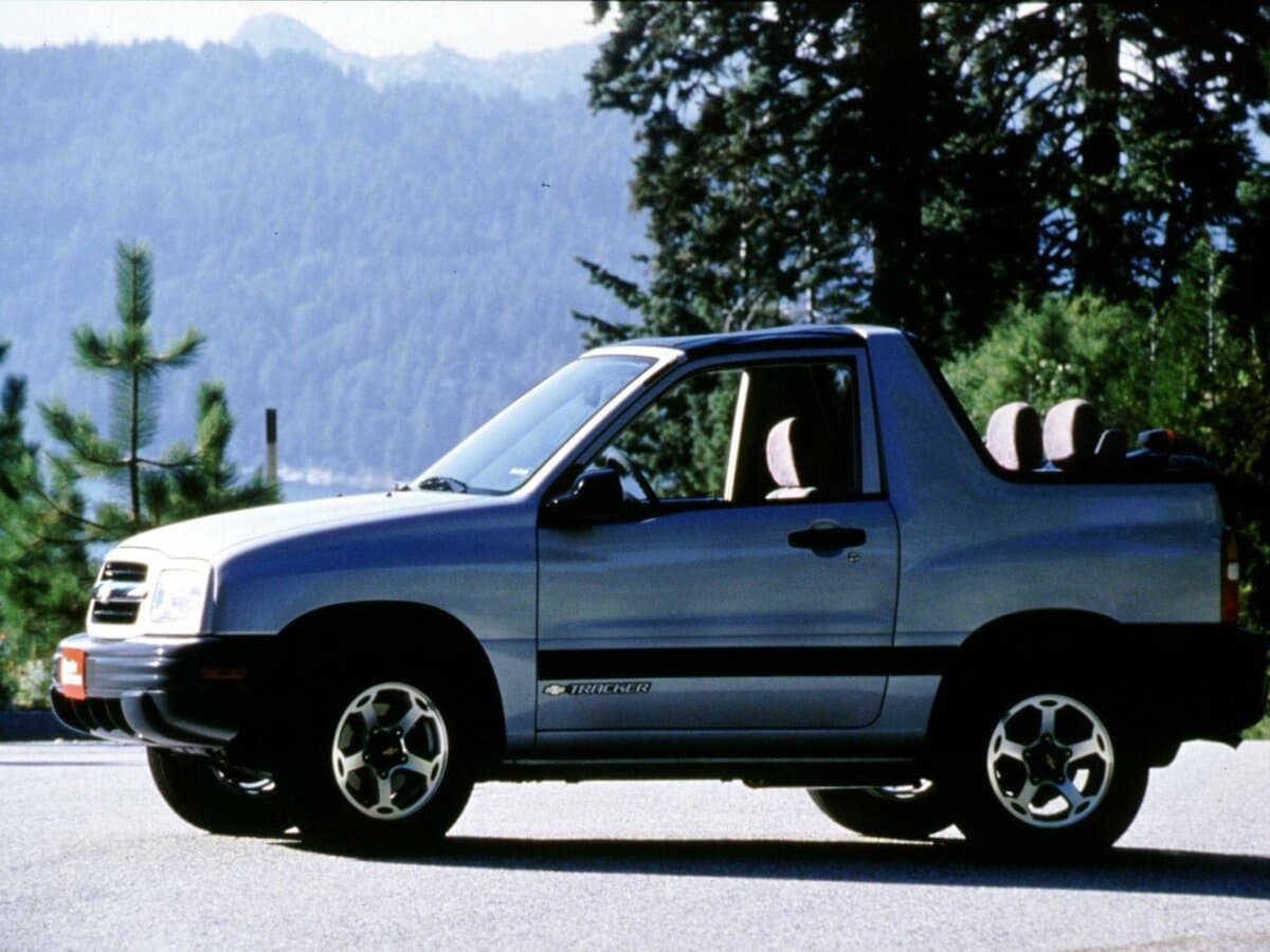 Chevrolet Tracker II — yandan görünüş