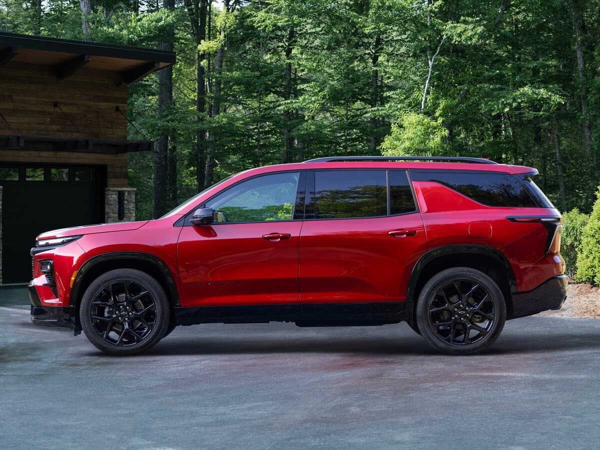 Chevrolet Traverse III — Yandan