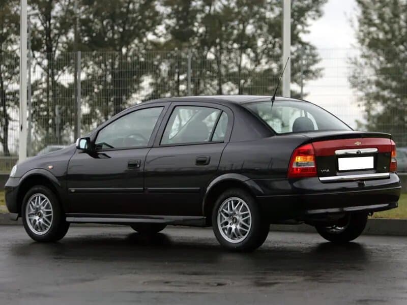 Chevrolet Viva 2004 – 2008 — Yandan