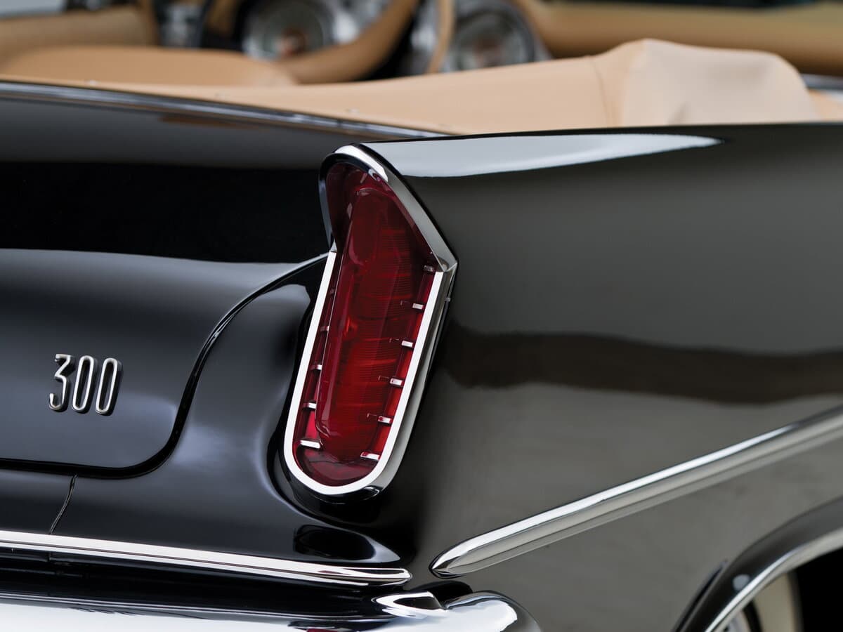 Chrysler 300 Letter Series II (300E) Restayling — Detal