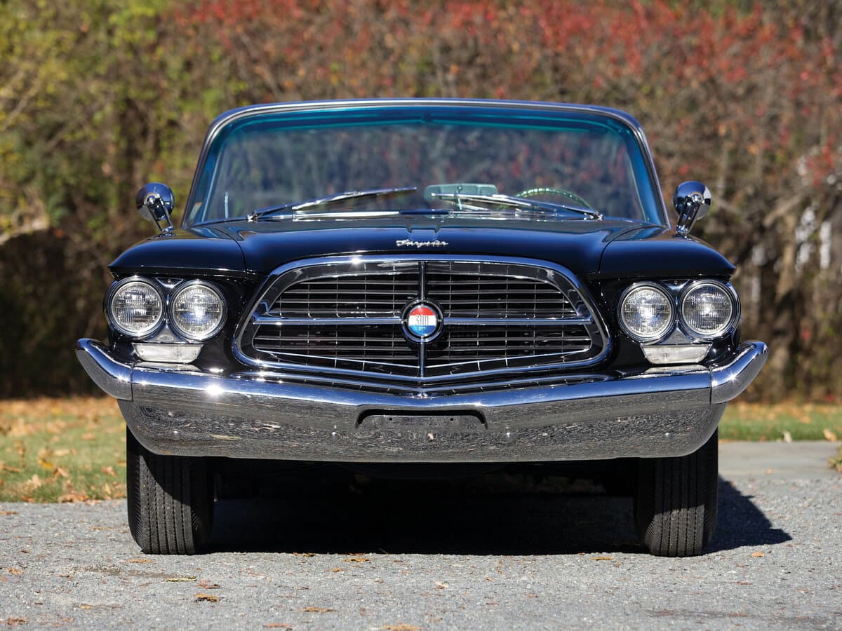 Chrysler 300 Letter Series III (300F) — Öndən