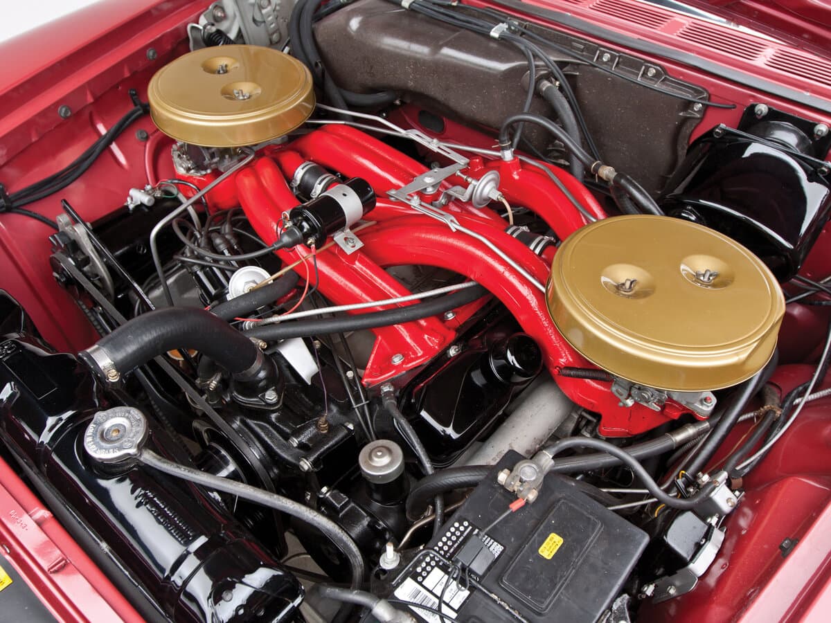Chrysler 300 Letter Series III (300F) — Salon, arxadan