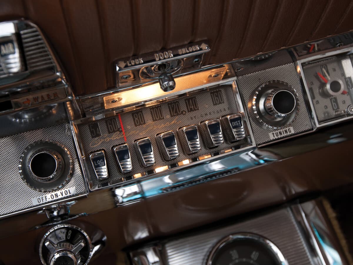 Chrysler 300 Letter Series III (300H) Restayling 2 — Salon, arxadan