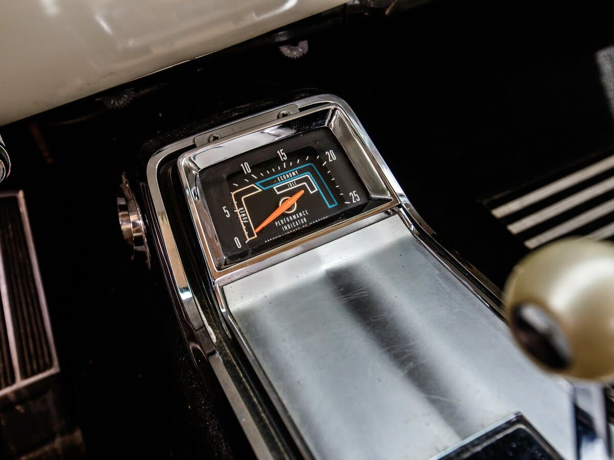 Chrysler 300 Letter Series V (300L) — Salon, arxadan