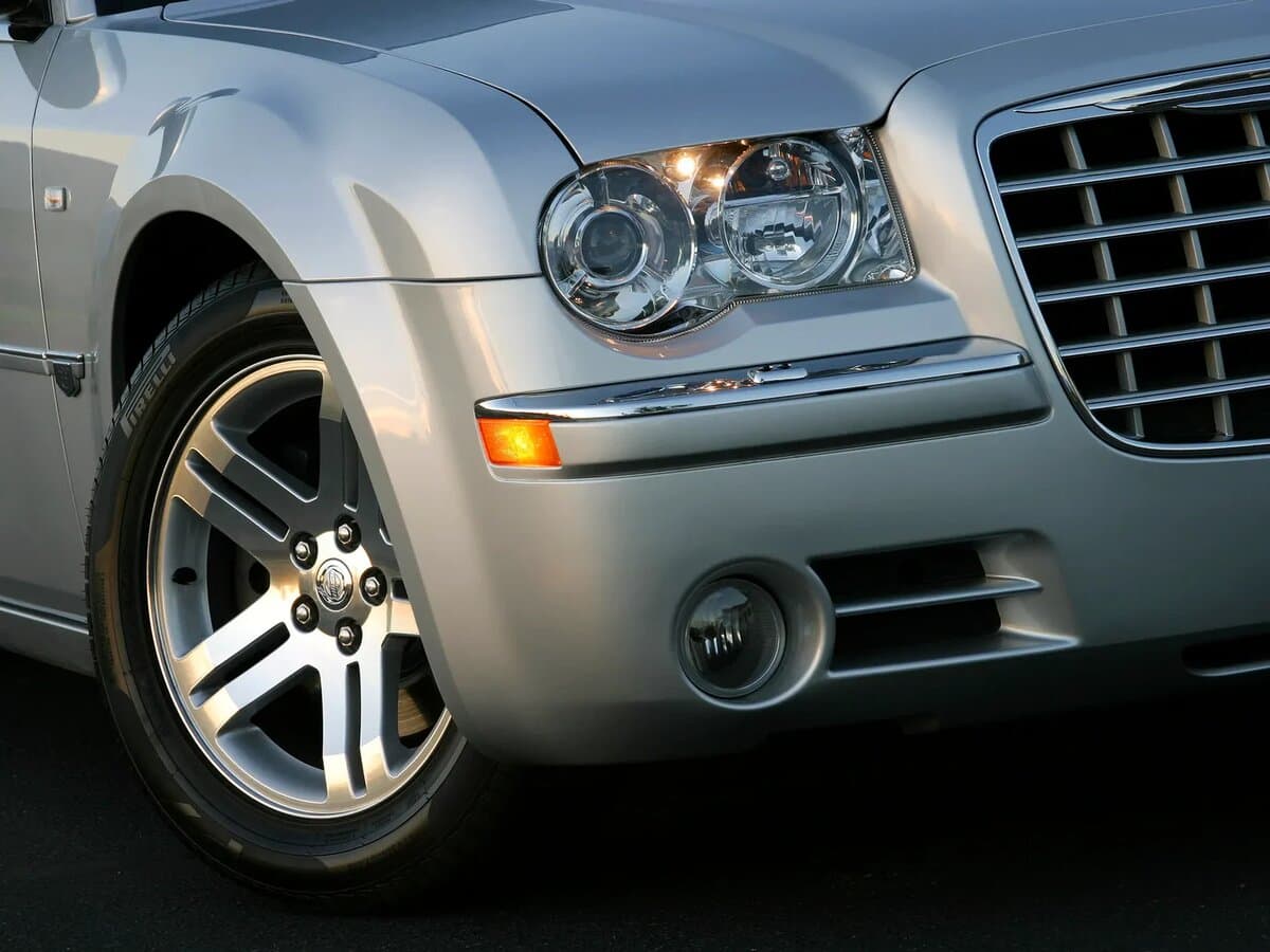 Chrysler 300C I — Fara