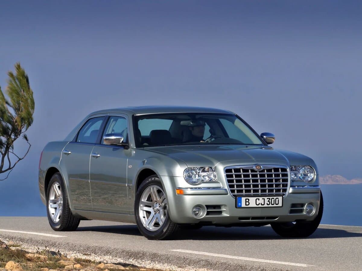 Chrysler 300C I — Əsas şəkil