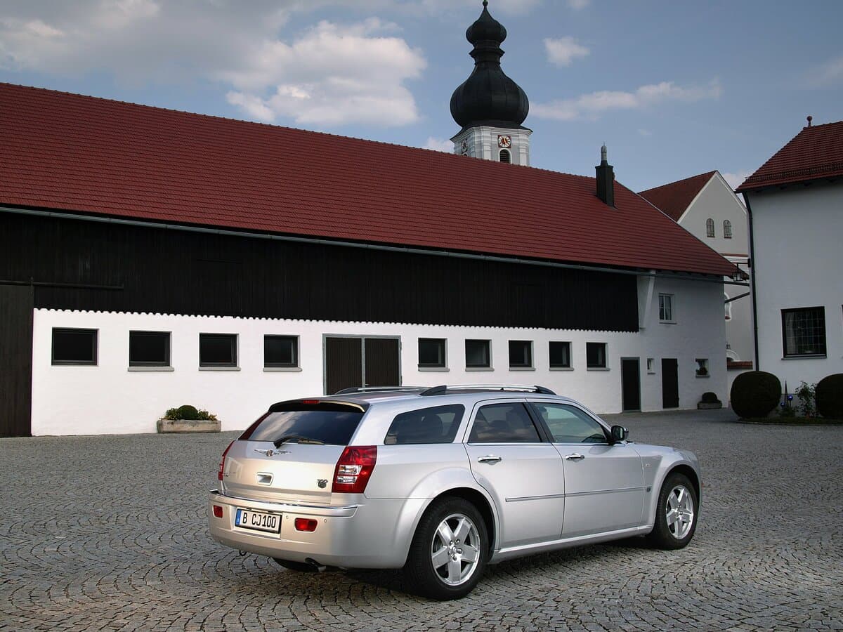 Chrysler 300C I — 3/4 arxadan