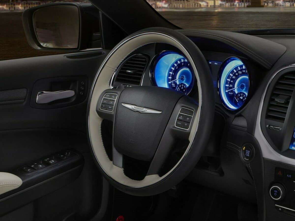 Chrysler 300C II — Sükan