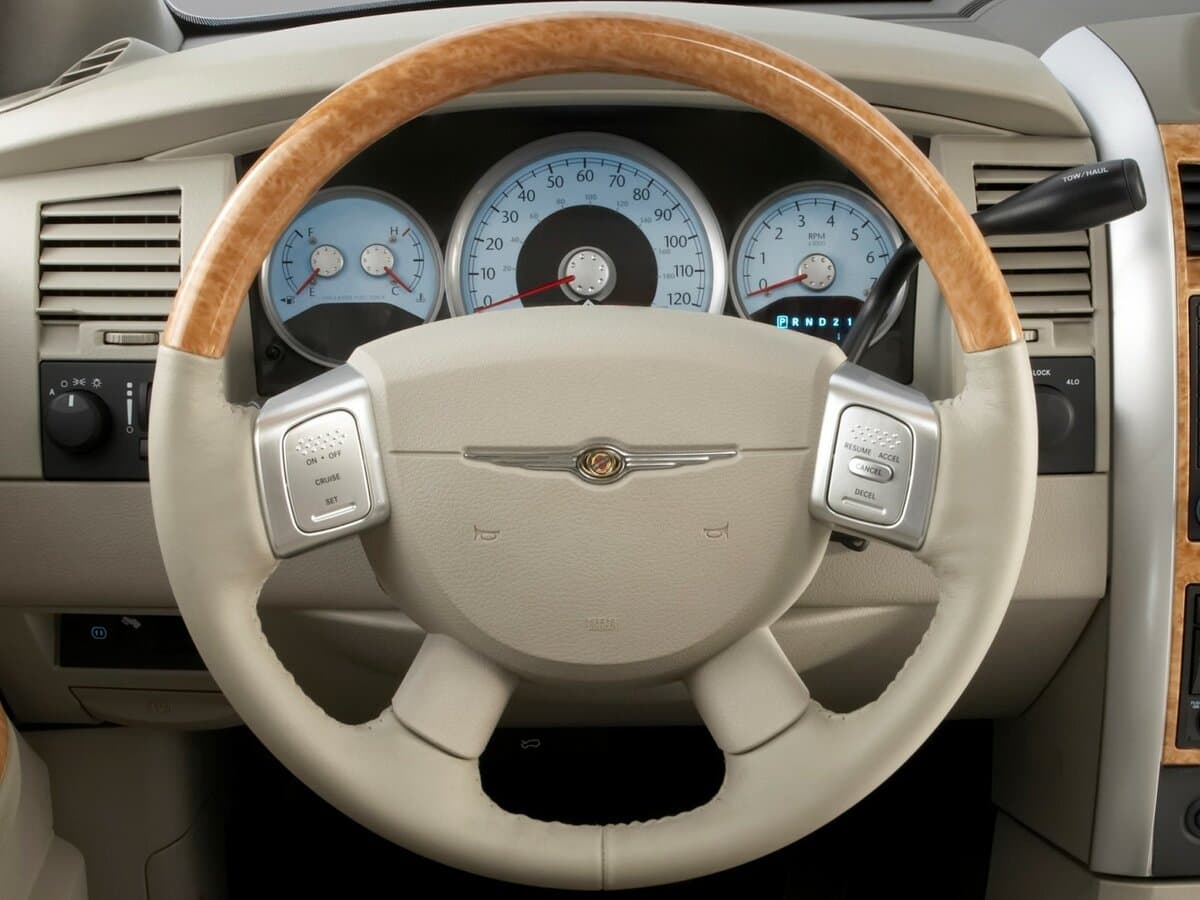 Chrysler Aspen 2006 – 2008 — Sükan