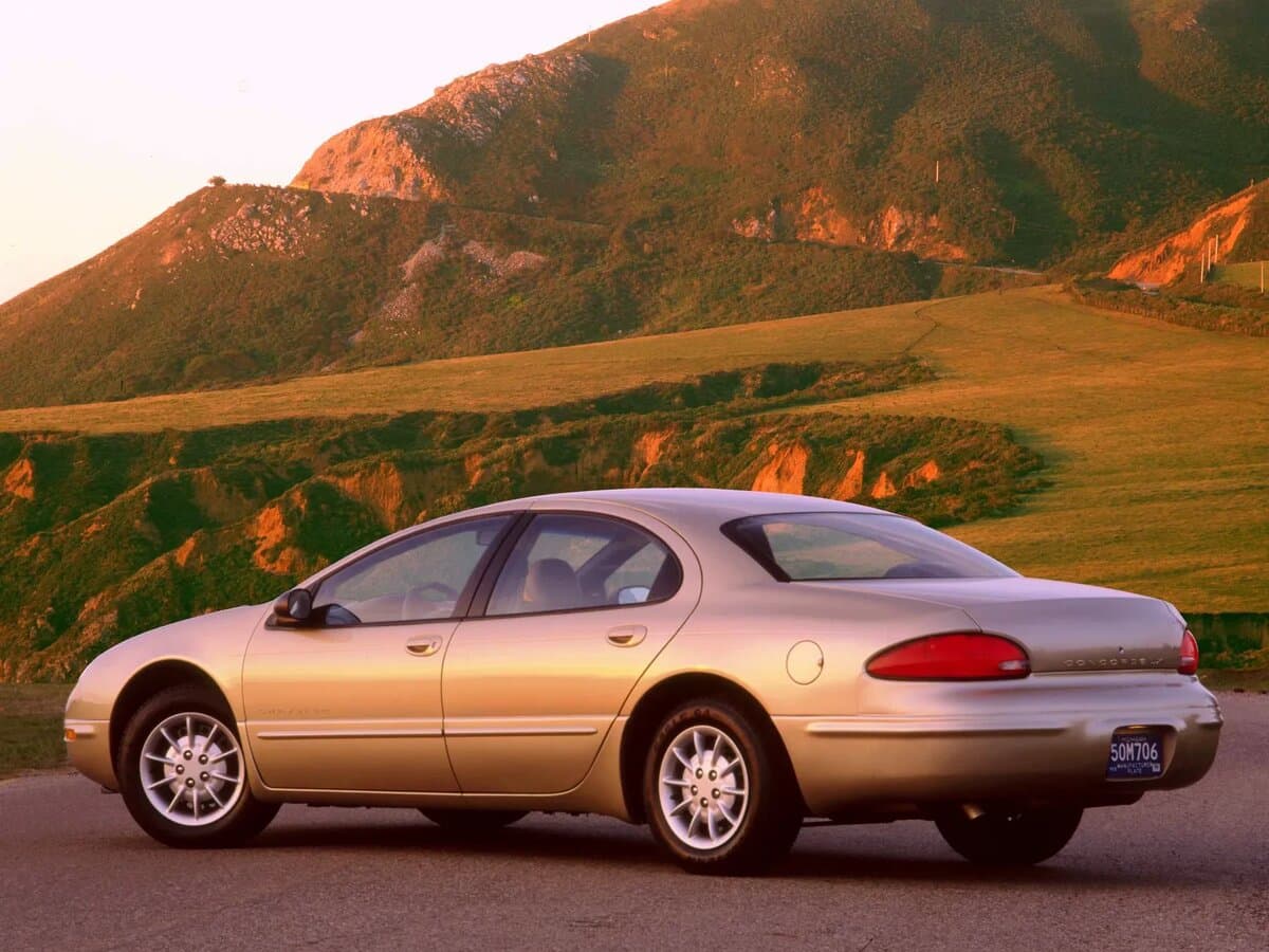 Chrysler Concorde II — 3/4 arxadan