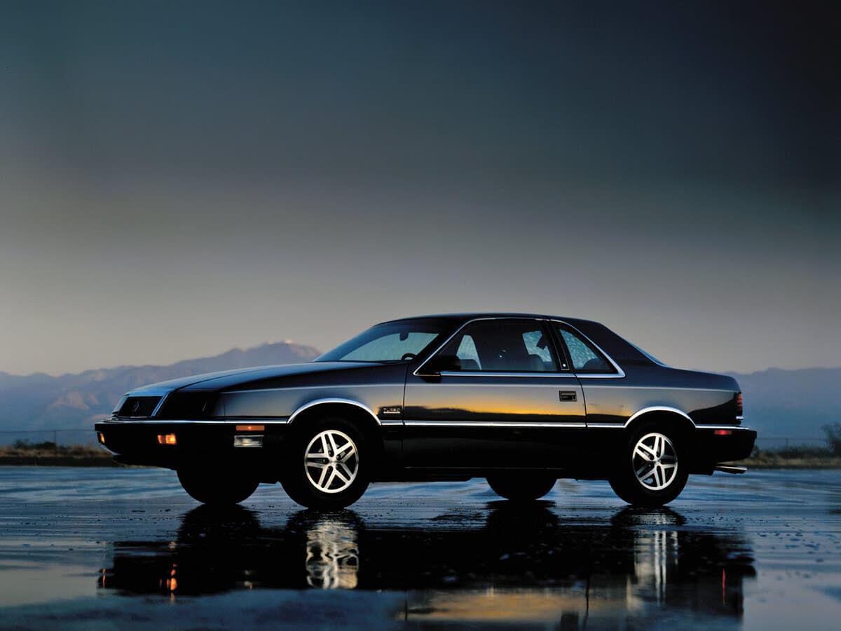 Chrysler LeBaron III — Yandan