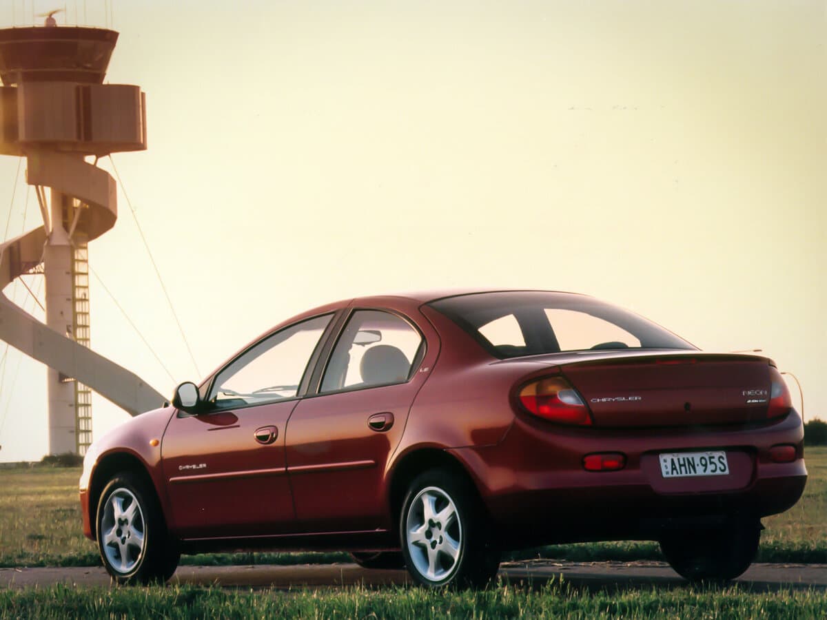Chrysler Neon II — 3/4 arxadan