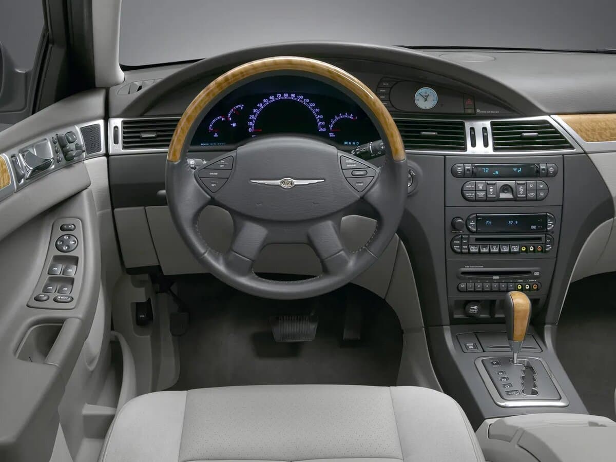 Chrysler Pacifica CS — Sükan