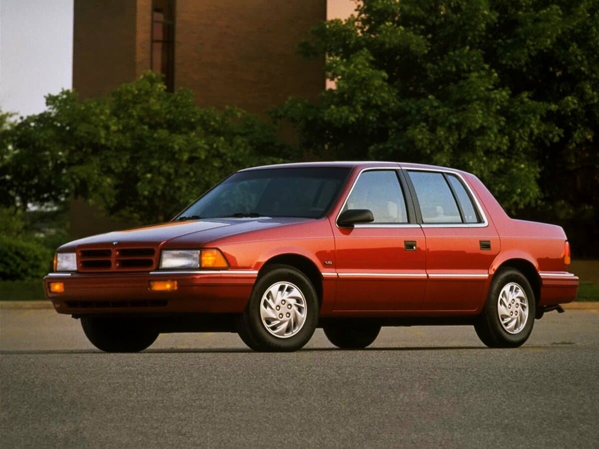 Chrysler Saratoga 1989 – 1995 — Yandan