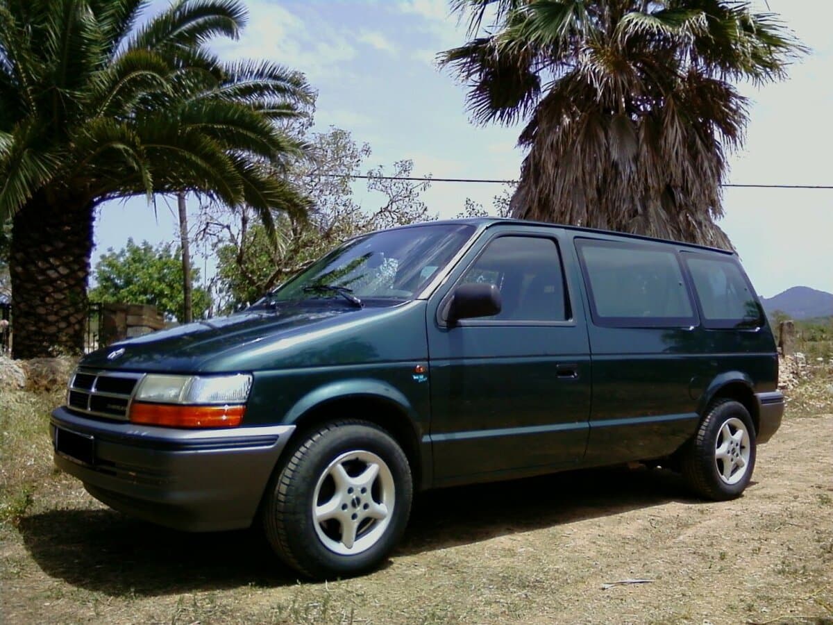 Chrysler Voyager II — Əsas şəkil