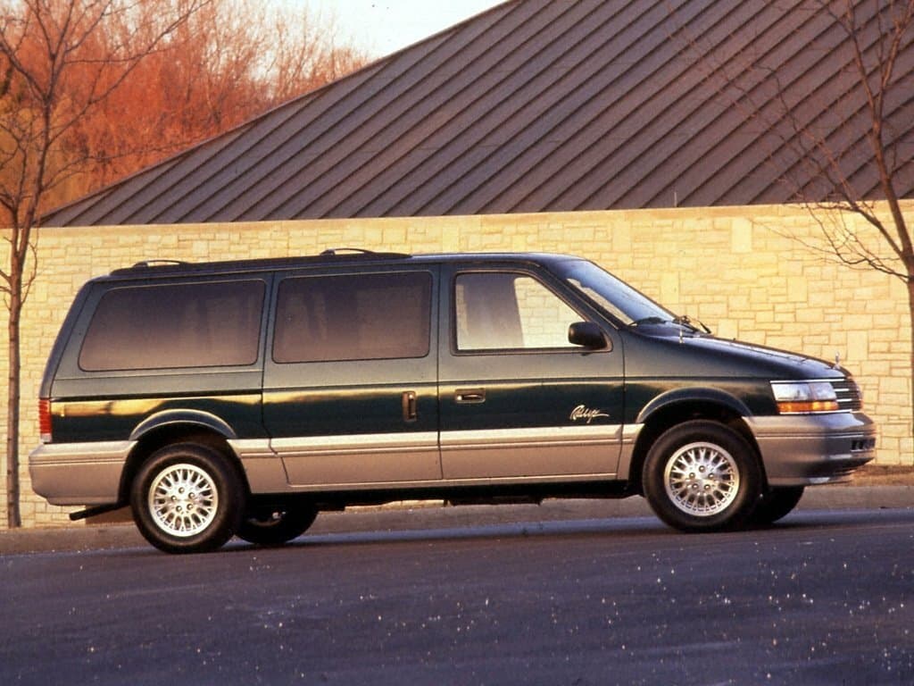 Chrysler Voyager II — Yandan