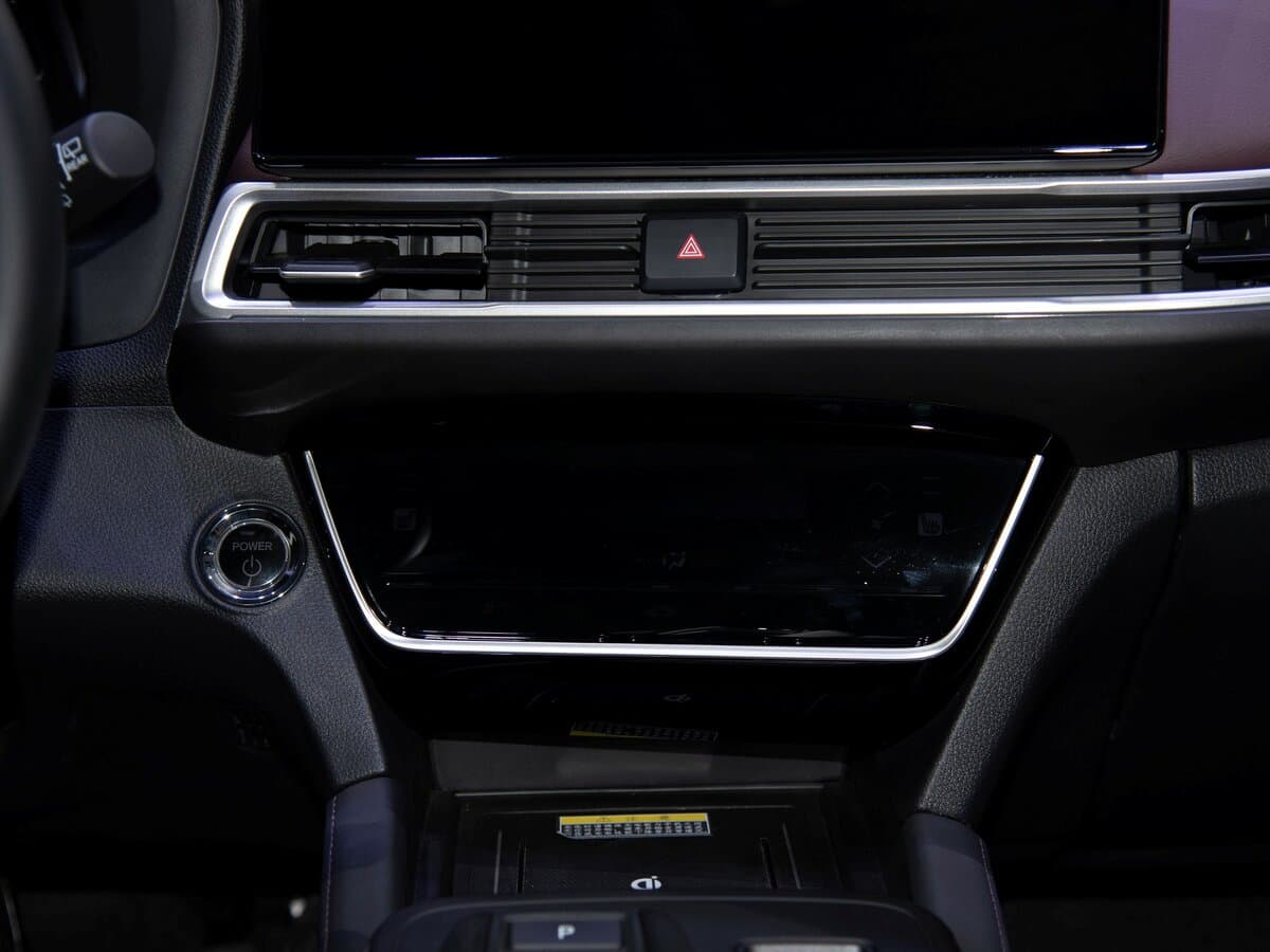 Ciimo (Dongfeng-Honda) M-NV I Restayling — Salon, arxadan