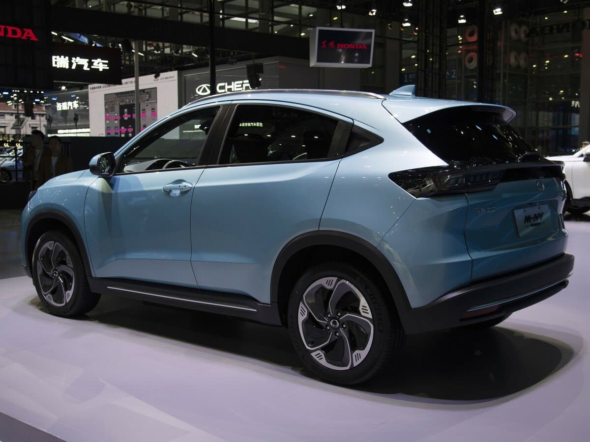 Ciimo (Dongfeng-Honda) M-NV I Restayling — 3/4 arxadan