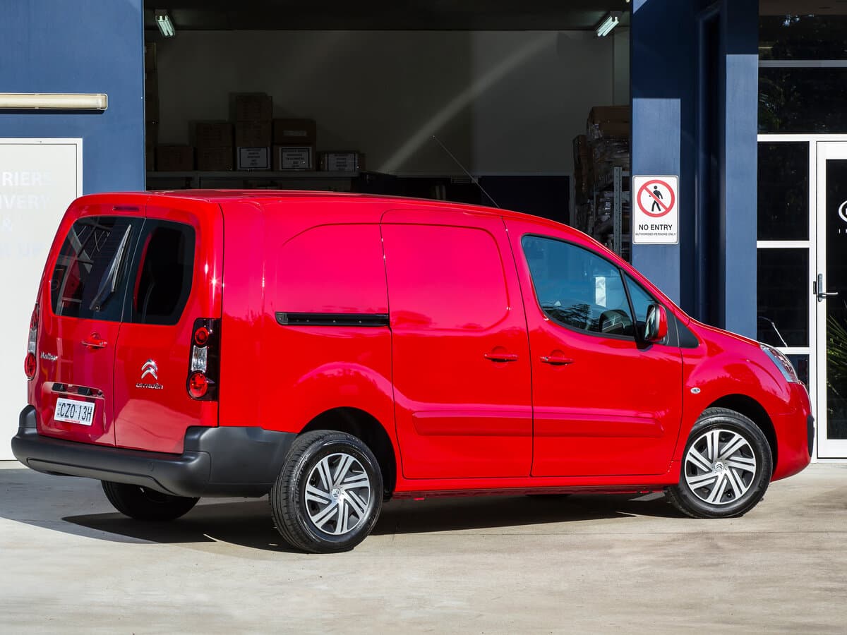 Citroen Berlingo II Restayling 2 — 3/4 arxadan