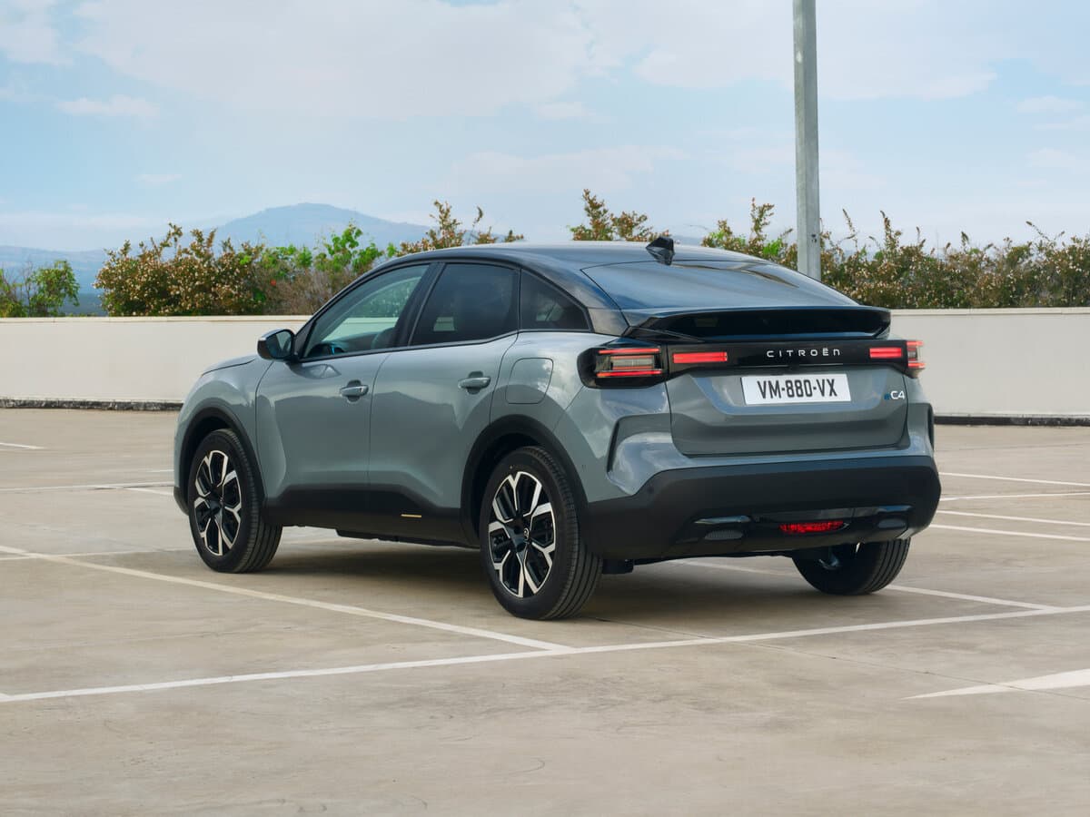 Citroen C4 III Restayling — 3/4 arxadan
