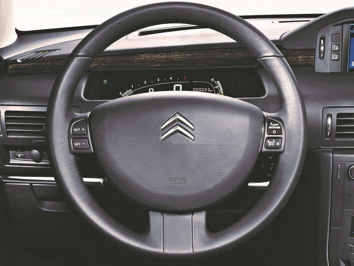 Citroen C6 I — Sükan