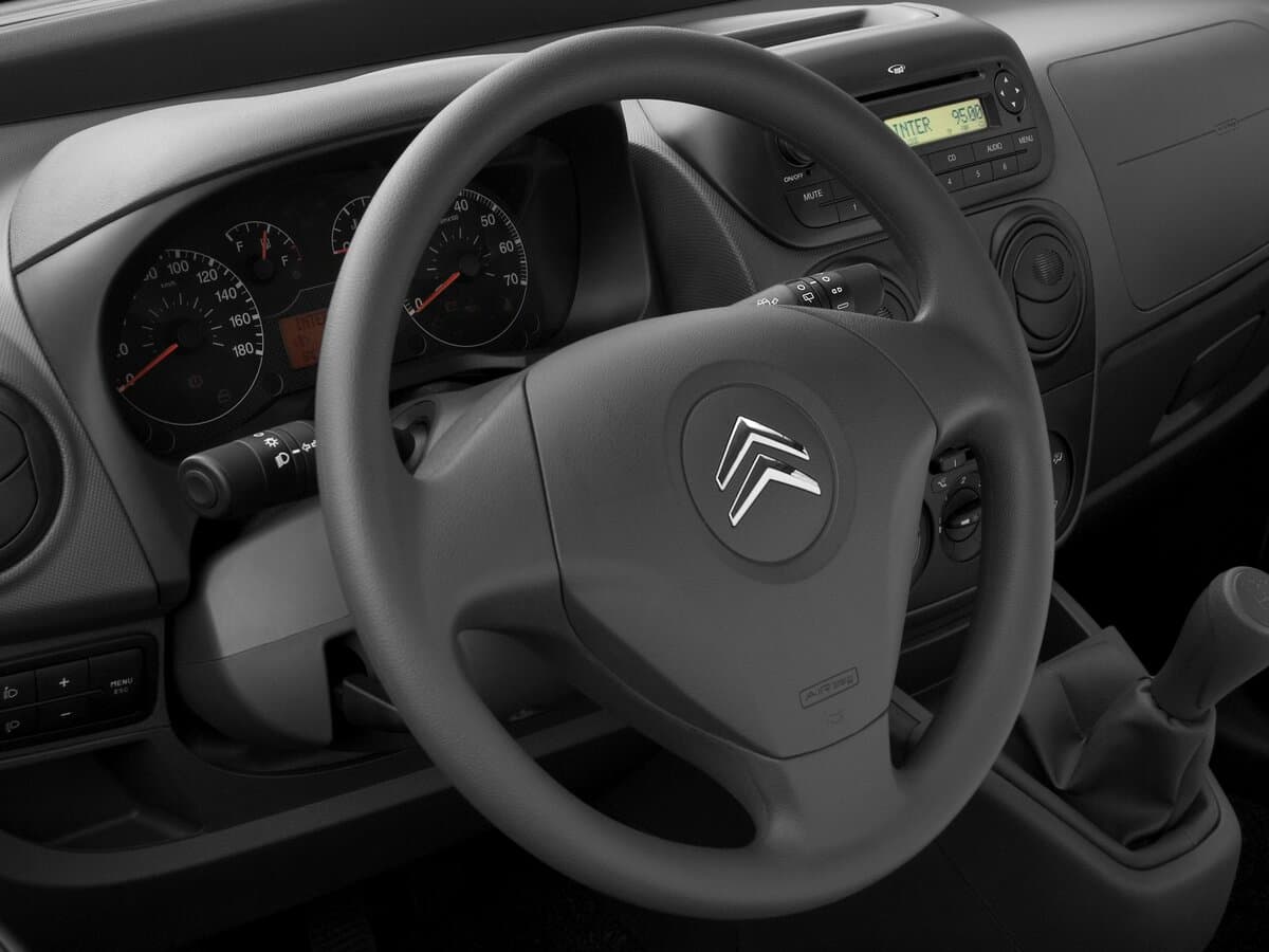 Citroen Nemo I — Sükan