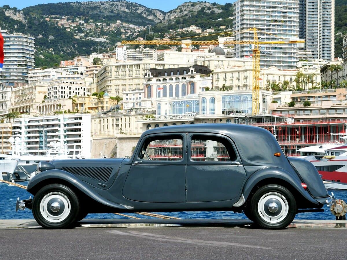Citroen Traction Avant 1934 – 1957 — Yandan