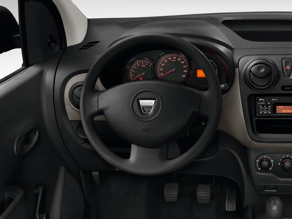 Dacia Dokker I — Sükan