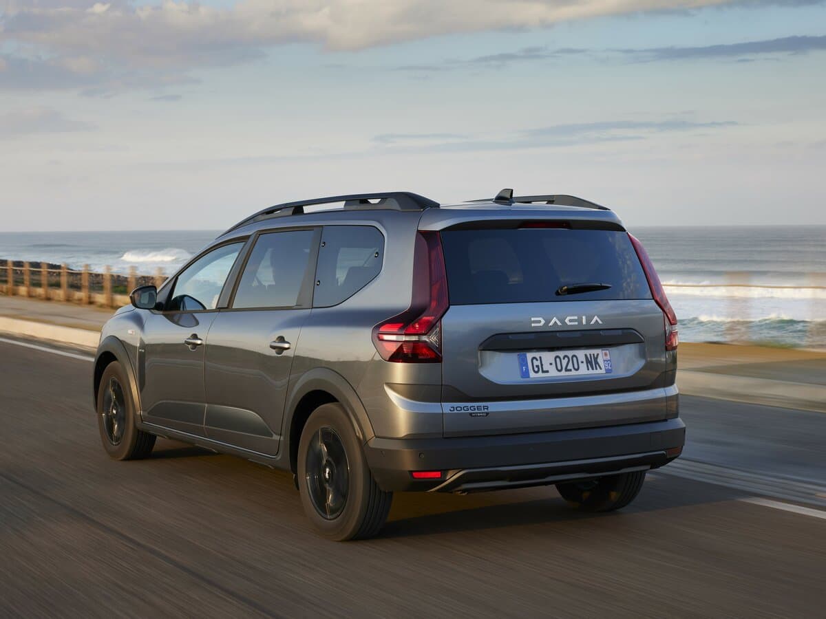 Dacia Jogger I Restayling 1 — 3/4 arxadan