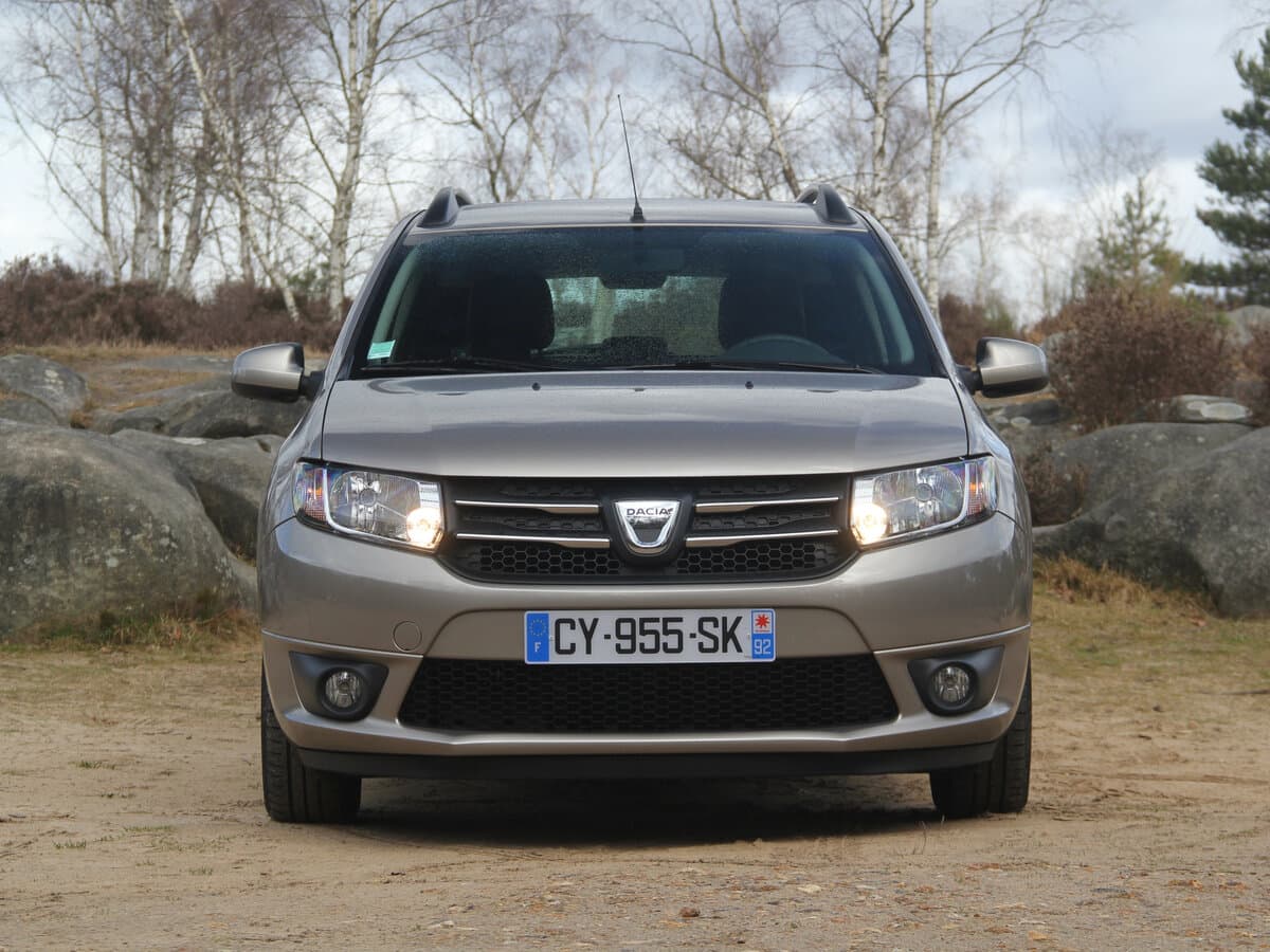 Dacia Logan II — Öndən