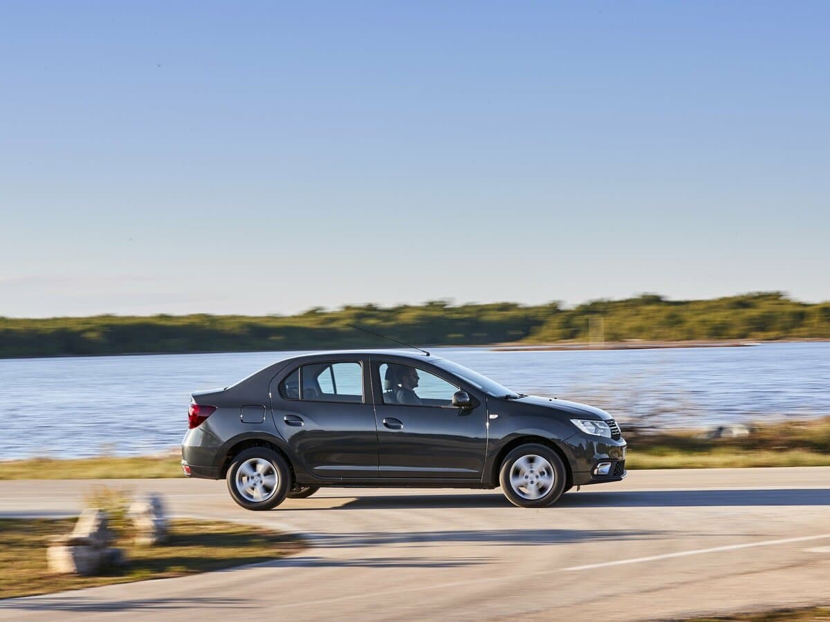 Dacia Logan II Restayling — Yandan