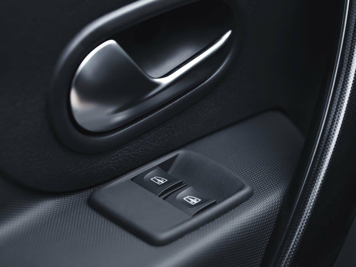 Dacia Logan II Restayling — Qapı