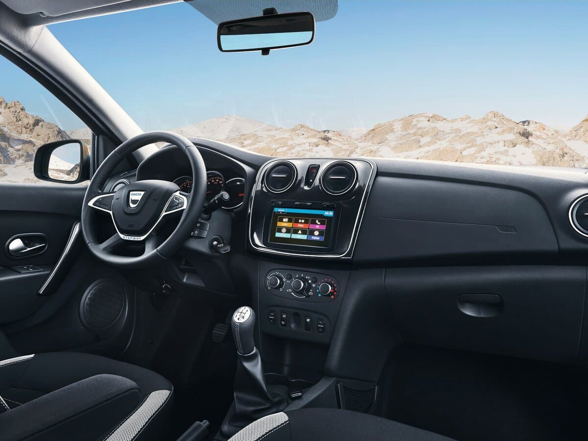 Dacia Logan II Restayling — Salon, öndən