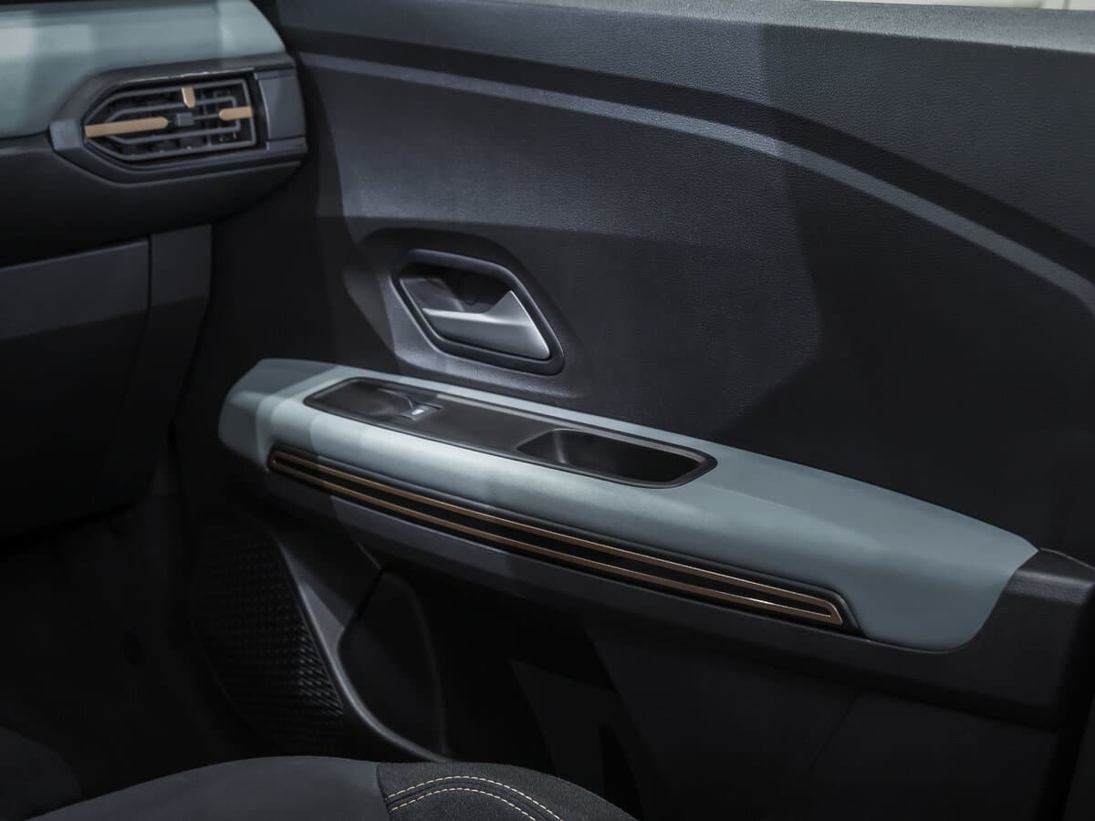 Dacia Sandero III Restayling 2 — Qapı