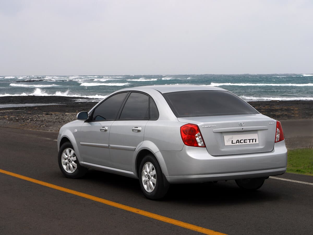 Daewoo Lacetti 2002 – 2010 — 3/4 arxadan