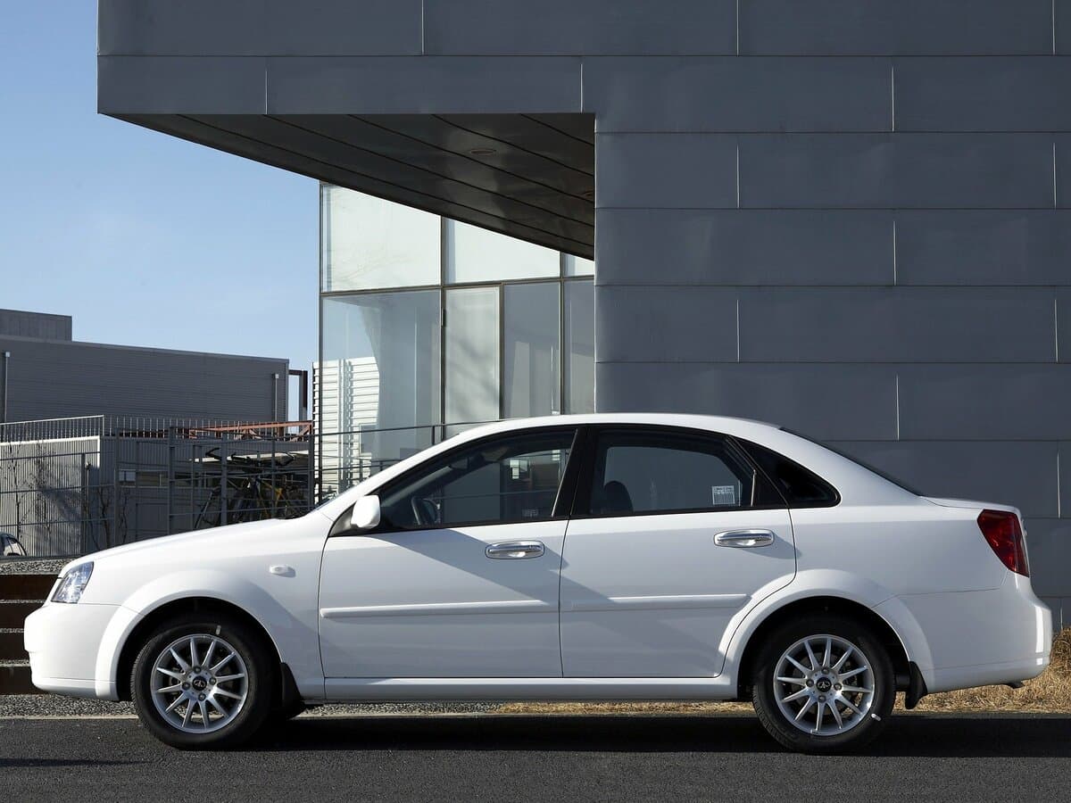 Daewoo Lacetti 2002 – 2010 — Yandan