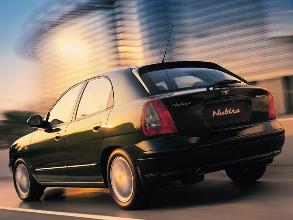 Daewoo Nubira II — 3/4 arxadan