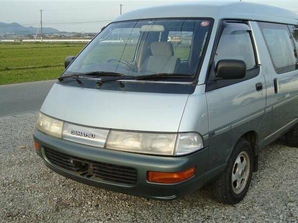 Daihatsu Delta Wagon II — öndən görünüş