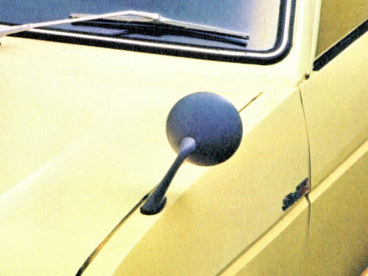 Daihatsu Fellow II (Max) — Yan güzgü