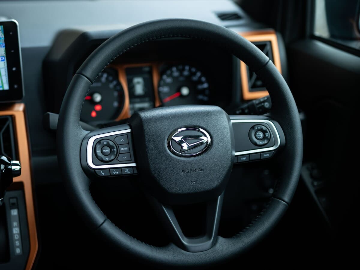 Daihatsu Taft II — Sükan