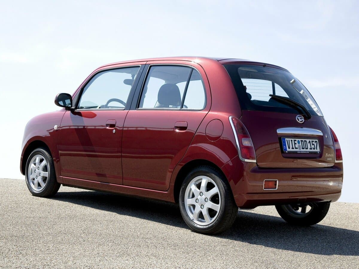 Daihatsu Trevis 2006 – 2011 — 3/4 arxadan