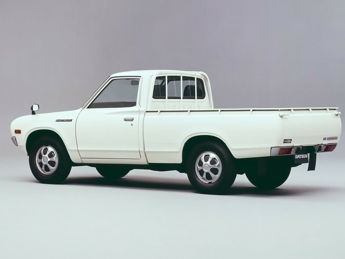 Datsun 620 1972 – 1979 — 3/4 arxadan